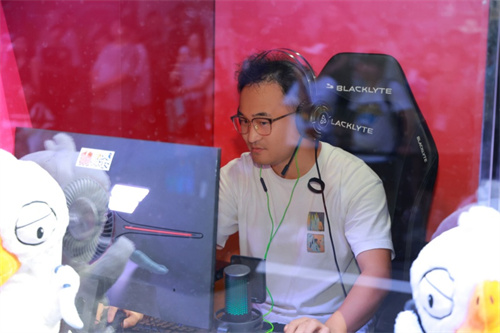 68906883d0576.jpg